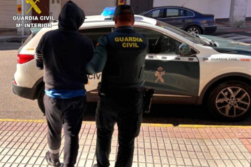 Detenido un vigués de 33 años sorprendido durante un robo con fuerza en una estación de servicio de Moaña