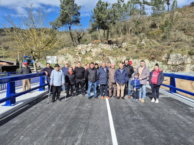 Nuevo puente en Láncara sobre el río Sarria