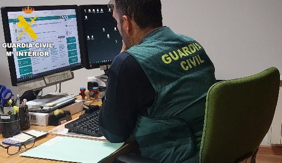 Archivo - Agente de la Guardia Civil.