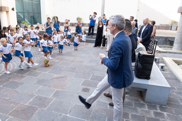 Alfonso Rueda en el colegio Santiago Apóstol