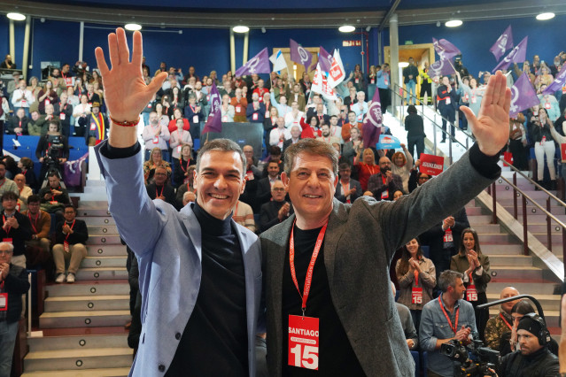 El secretario general del PSOE y presidente del Gobierno, Pedro Sánchez, y el secretario general del PSdeG, José Ramón Gómez Besteiro.