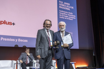 La Sociedad Española de Retina y Vítreo reconoce al oftalmólogo Francisco Gómez-Ulla con el Premio a la Excelencia 2025