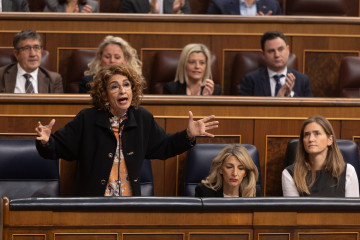 La vicepresidenta primera y ministra de Hacienda, María Jesús Montero, interviene durante un pleno en el Congreso de los Diputados, a 12 de marzo de 2025, en Madrid (España). La delegación de las 