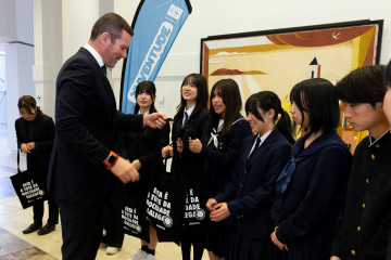 El conselleiro de Cultura, Lingua e Xuventude, José López Campos, recibie a una quincena de jóvenes procedentes de Japón