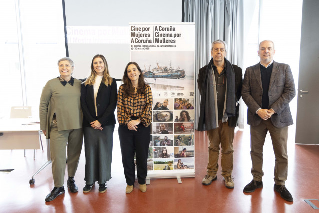 Presentación de un ciclo de cine con presencia de la alcaldesa de A Coruña, Inés Rey