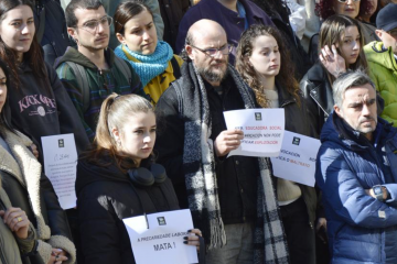 Concentración de educadoras sociales en Ourense en una foto del CEESG