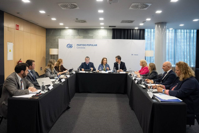 La secretaria general del PP, Cuca Gamarra, preside en Córdoba el encuentro con los consejeros de las autonomías gobernadas por el PP.