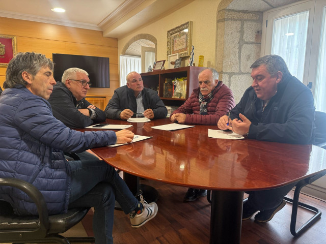 Los alcaldes de Agolada, Santiso, Melide, Arzúa y Toques reunidos