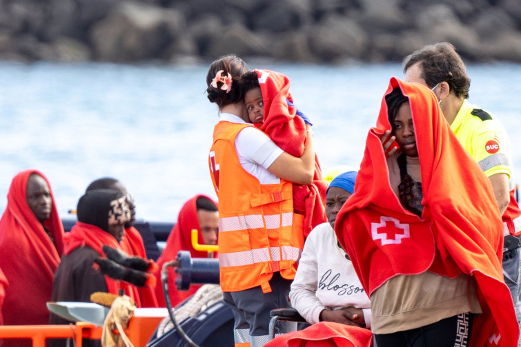 Los recursos para la acogida de menores migrantes tensa la cuerda entre el Gobierno y los gobiernos del PP