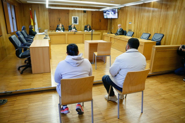 Los acusados a su llegada a un juicio por el rapto de una menor en Vilalba, en el Xulgado de Instrución no1 de Vilalba, a 18 de marzo de 2025, en Vilalba, Lugo, Galicia (España).