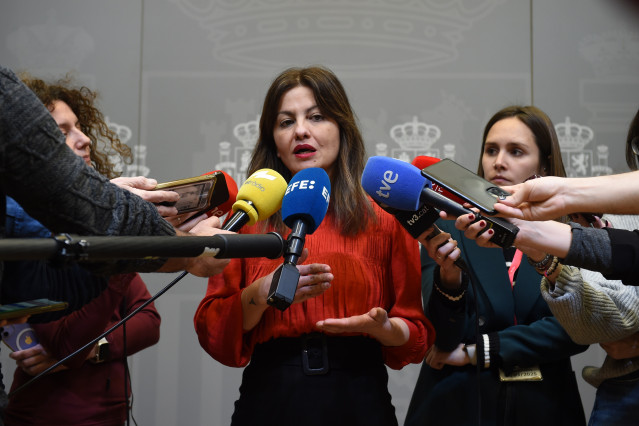 La ministra de Juventud e Infancia, Sira Rego, atiende a los medios en la sede del Ministerio de Juventud e Infancia, a 18 de marzo de 2025, en Madrid (España).