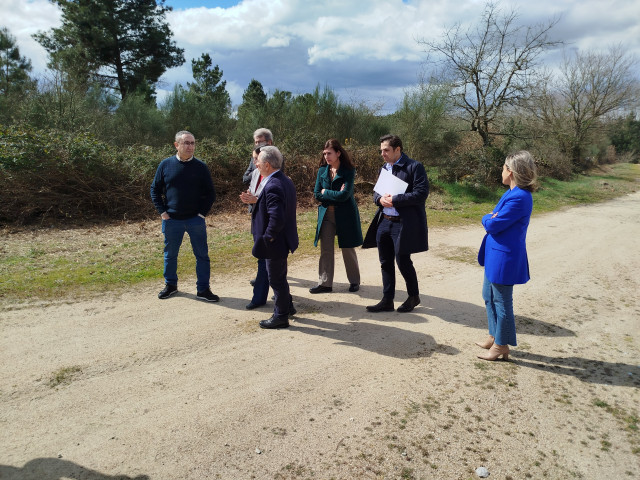 Visita de la conselleira María Jesús Lorenzana a Pereiro de Aguiar