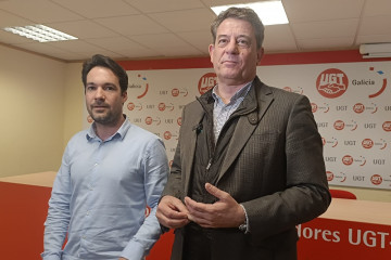 El secretario xeral del PSdeG, José Ramón Gómez Besteiro, se reúne con el nuevo líder de UGT Galicia, Cristóbal Medeiros