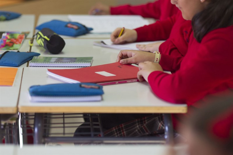 Abierto el plazo para solicitar ayudas a la compra de libros y material escolar