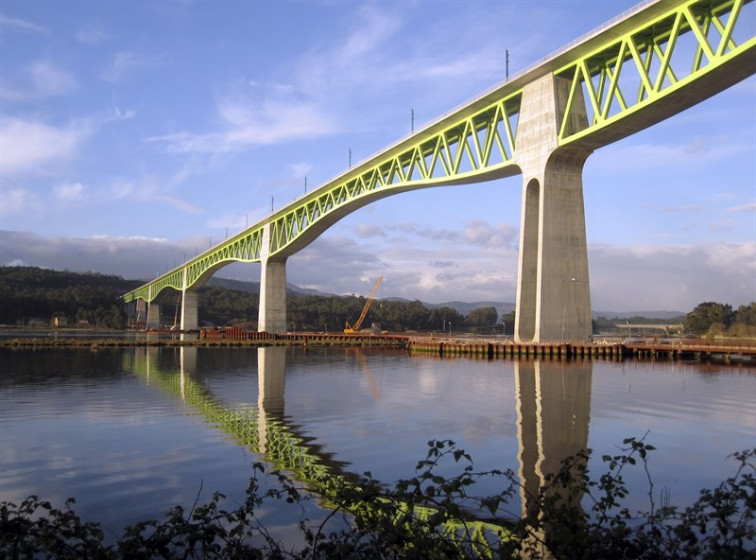 El viaducto del Eje Atlántico sobre el río Ulla reconocido por ingenieros internacionales