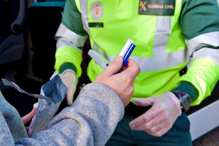 Intensifican los controles de alcohol y drogas al volante