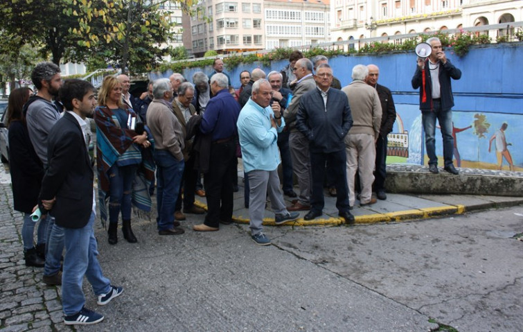 ​Un parking público de Ferrol desprende amianto