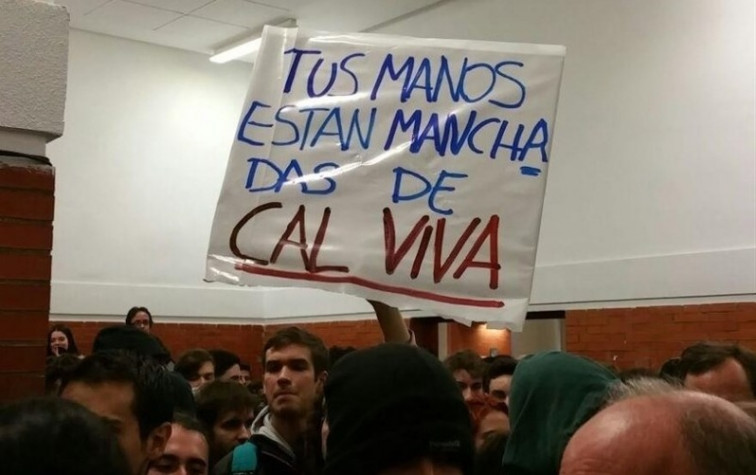 Estudiantes de la Autónoma revientan un acto de Felipe González y J.L. Cebrián