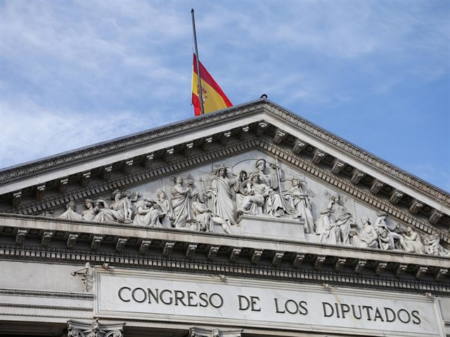 ​Los diputados de Unidos Podemos evitan el minuto de silencio