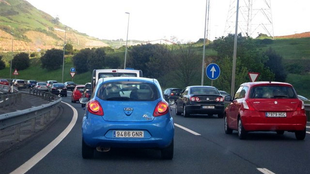 ​Otro accidente vuelve a colapsar la AP-9 en hora punta