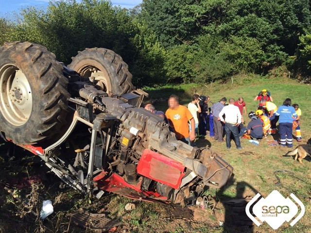 Muere un niño atropellado por el tractor que conducía su abuelo en Lobeira