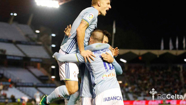 ​El Celta golea al Valencia y pone pie y medio en la siguente fase