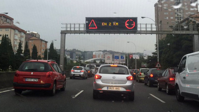 Varios accidentes provocan longos atascos na entrada á Coruña