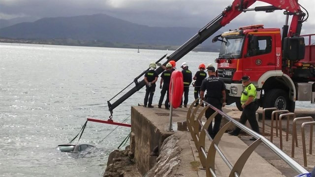 ​Muere un hombre tras caer con su coche al mar en Foz