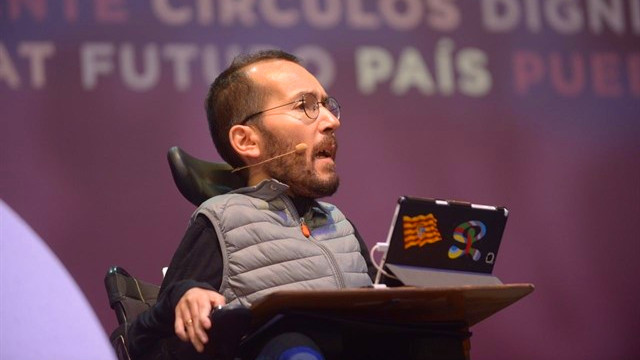 Pablo Iglesias desplaza a Echenique para intentar calmar las críticas