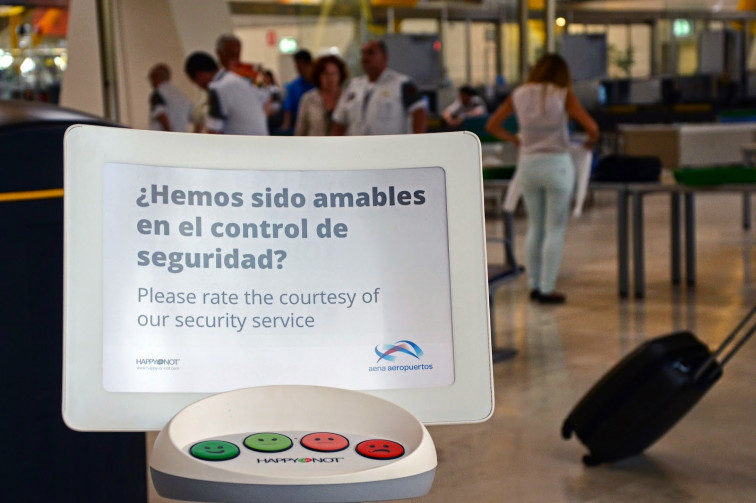 ​Aena instala medidores de percepción de calidad en los tres aeropuertos gallegos