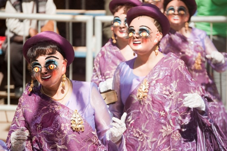 Ojo al uso de lentes de contacto cosméticas este carnaval