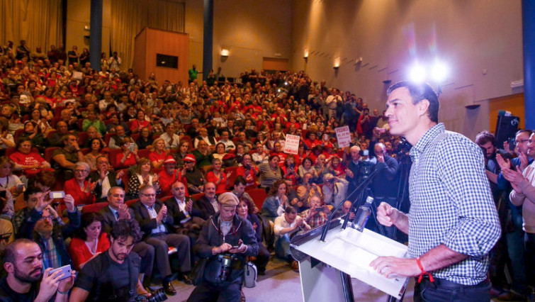 ​Pedro Sánchez abarrota Ourense y proclama que exigirá 