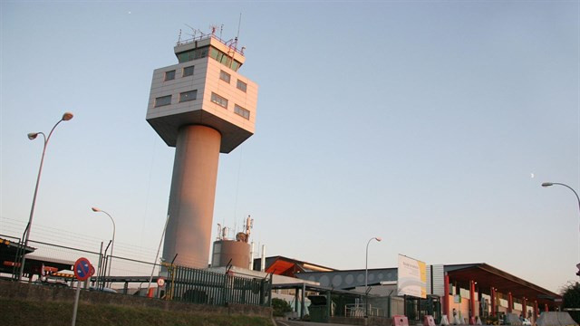 Continúan los problemas en el aeropuerto de Peinador