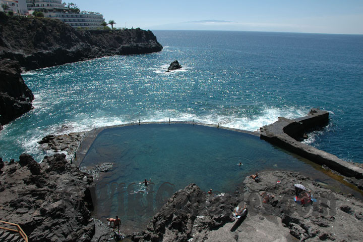 ​Muere un joven gallego tras sufrir un golpe de ola y caer al mar en Tenerife