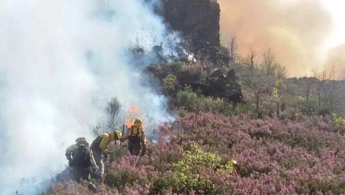 ​Un incendio forestal quema 100 hectáreas en Carballeda de Valdeorras