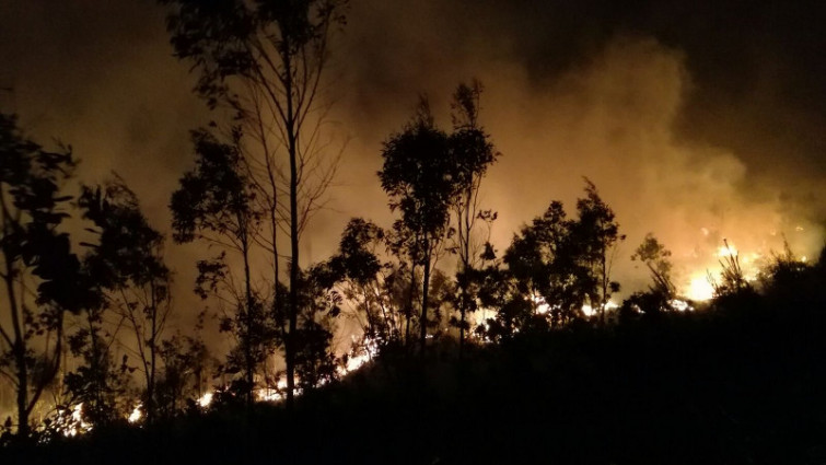 Controlado el incendio de Narón tras calcinar 450 hectáreas