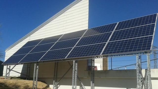 ​La Xunta instala paneles fotovoltaicos para rebajar sus recibos de la luz