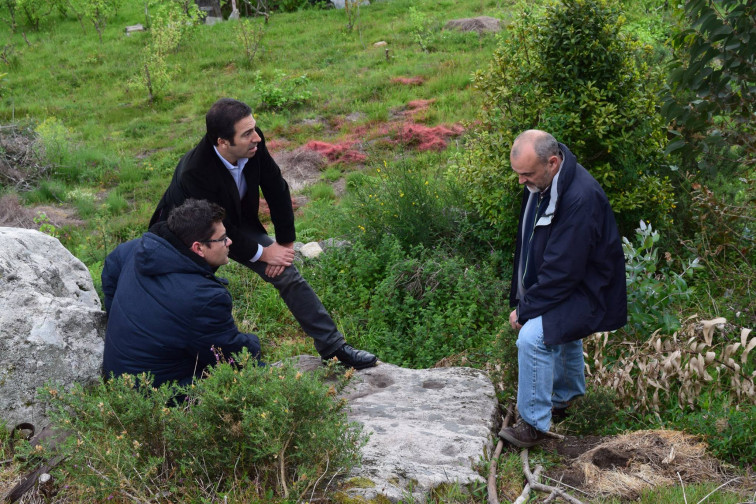 Piden la inclusión de un nuevo petroglifo en Cervo en el catálogo de yacimientos arqueológicos