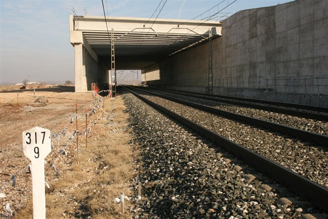 Un hombre muere arrollado por un tren en el tramo de Carril y Bamio