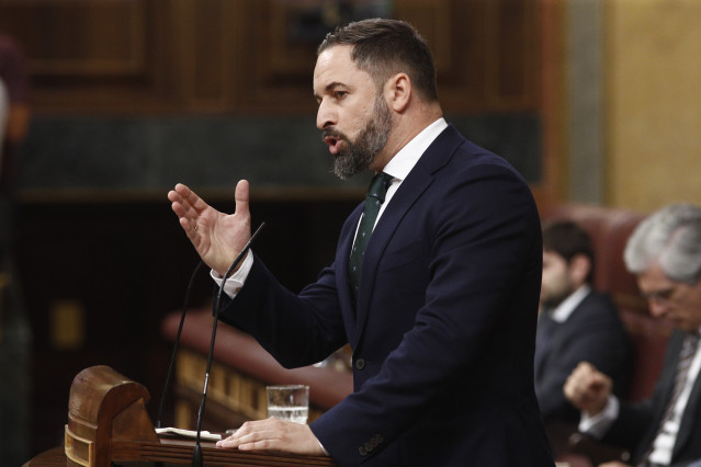 El presidente de VOX, Santiago Abascal, durante su intervención en el Congreso de los Diputados, previa a la segunda votación para la investidura del candidato socialista a la Presidencia del Gobierno.